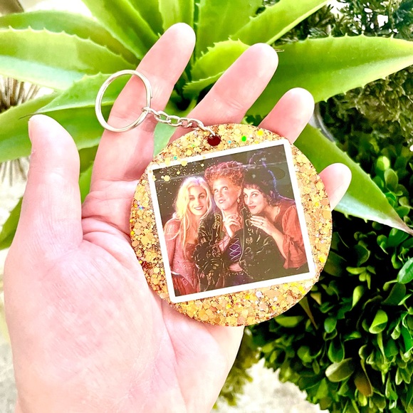 Hocus Pocus Keychain - Picture 3 of 5